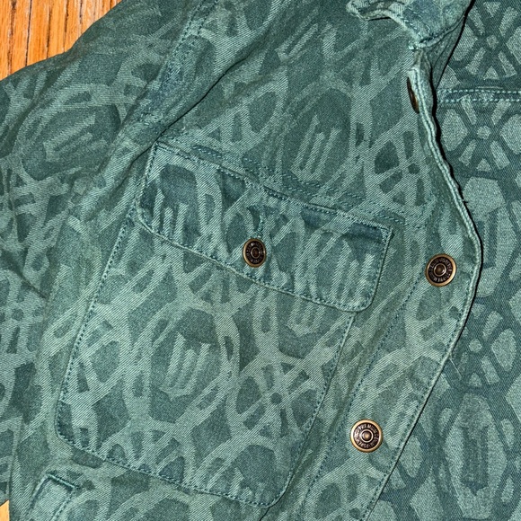 Women's Green Patterned Jean Jacket - Picture 4 of 6